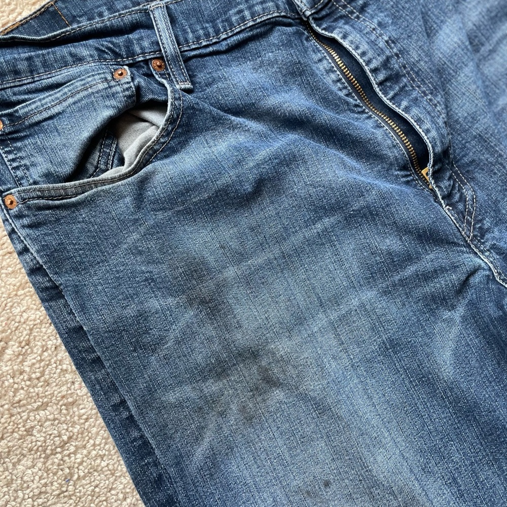 Levi’s 550 Relaxed Fit Jeans W42 L30 Distressed Blue - Picture 5 of 7